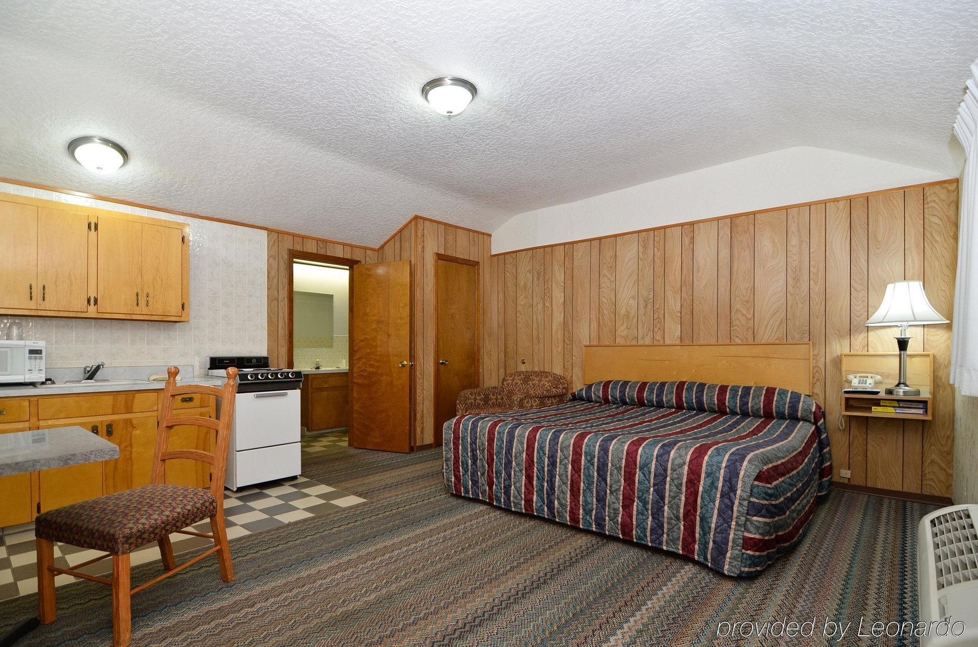 Inn At Salmon Creek Vancouver Room photo