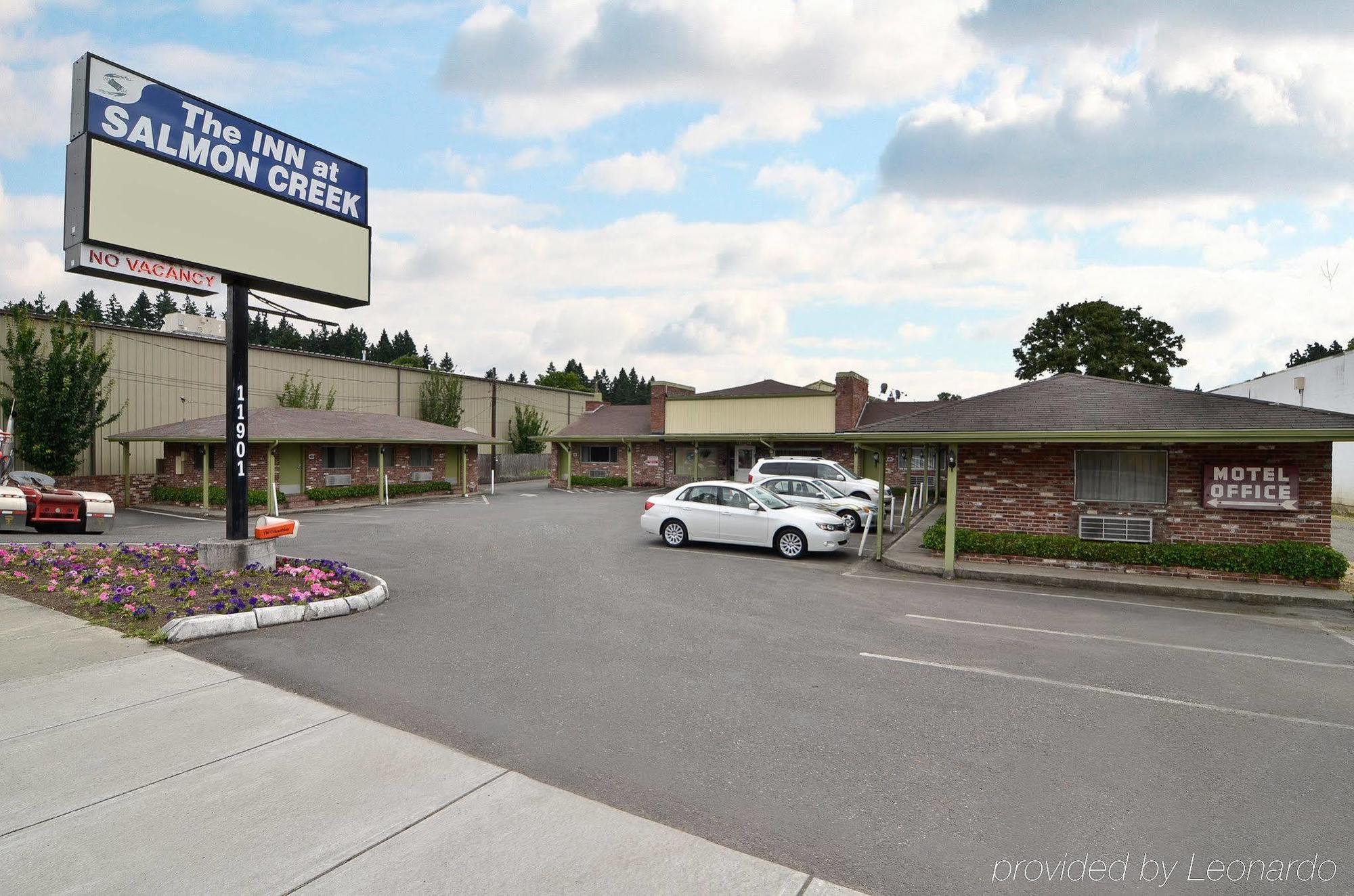 Inn At Salmon Creek Vancouver Exterior photo